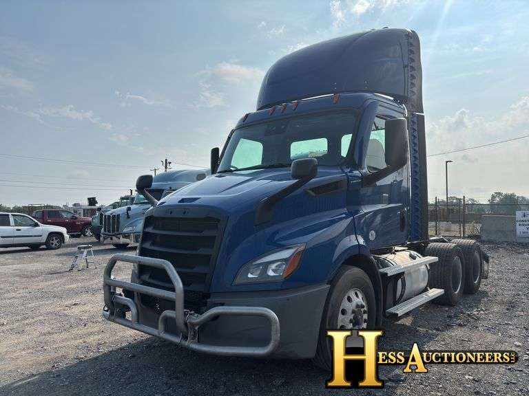 2021 FREIGHTLINER CASCADIA T/A DAYCAB