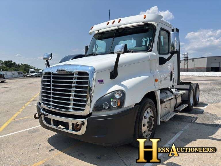 2015 FREIGHTLINER CASCADIA T/A DAYCAB