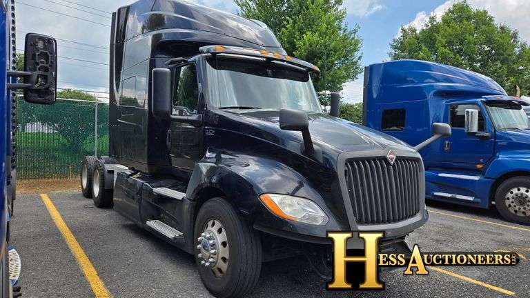 2019  INTERNATIONAL   LT625  T/A SLEEPER