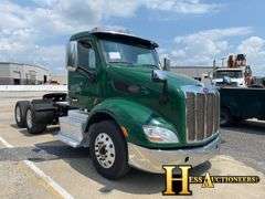 2017  PETERBILT  579  T/A DAYCAB