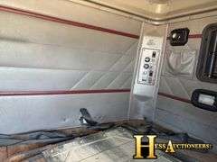 2002  INTERNATIONAL  9400  T/A SLEEPER