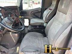 2002  INTERNATIONAL  9400  T/A SLEEPER