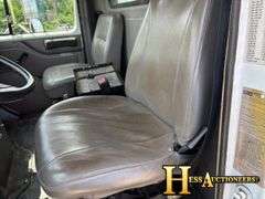 2000  INTERNATIONAL  4700  FLATBED TRUCK
