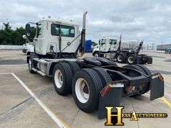 2015  MACK  CXU613  T/A DAYCAB