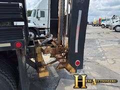 2000  INTERNATIONAL  4700  FLATBED TRUCK