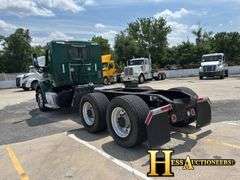 2015  PETERBILT  579  T/A DAYCAB