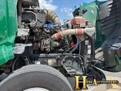 2015  PETERBILT  579  T/A DAYCAB