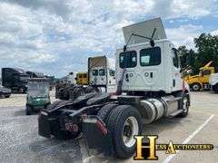 2022  FREIGHTLINER  CASCADIA  S/A DAYCAB