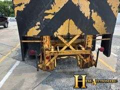 2000  INTERNATIONAL  4700  FLATBED TRUCK
