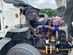 2015  MACK  CXU613  T/A DAYCAB