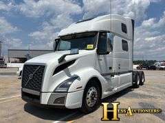 2020  VOLVO  VNL860  T/A SLEEPER