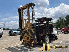 2000  INTERNATIONAL  4700  FLATBED TRUCK