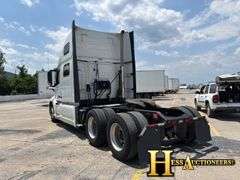 2020  VOLVO  VNL860  T/A SLEEPER