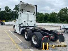 2018  FREIGHTLINER  CASCADIA  T/A DAYCAB