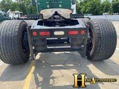 2017  PETERBILT  579  T/A DAYCAB