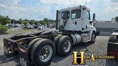 2015  FREIGHTLINER  CASCADIA  T/A DAYCAB