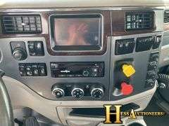 2017  PETERBILT  579  T/A DAYCAB