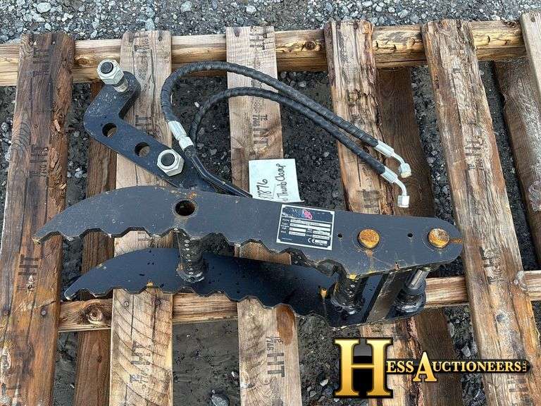 2025  IR  HYDRUALIC THUMB  CLAMP