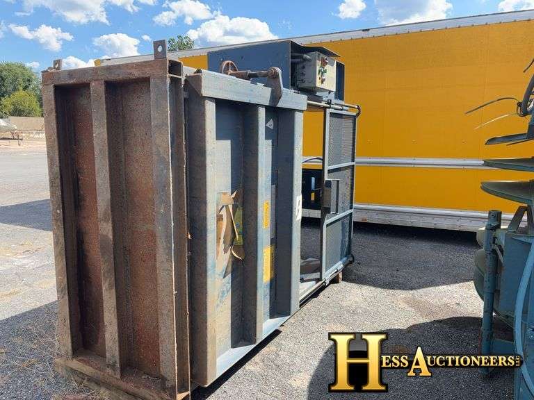 1997 JV MANUFACTURING V6030HD VERTICAL BALER