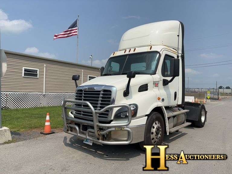 2018  FREIGHTLINER  X11342ST  S/A DAYCAB