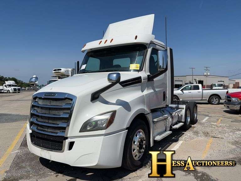 2018  FREIGHTLINER  CASCADIA  T/A DAYCAB