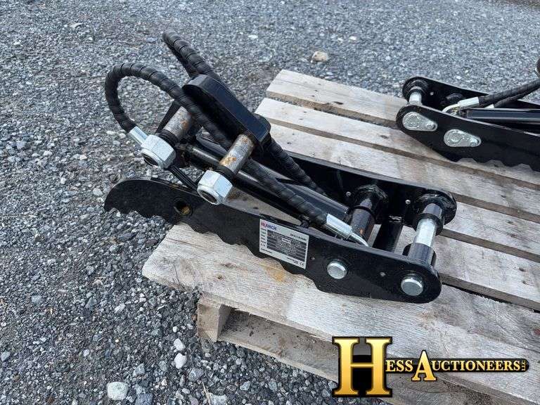 2025 IR MINI HYDRAULIC THUMB EXCAVATOR ATTACHMENT