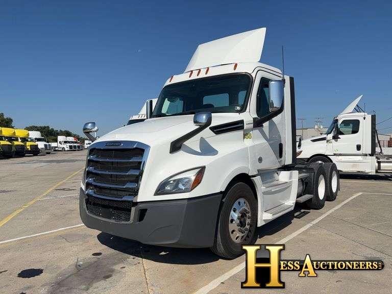 2018  FREIGHTLINER  CASCADIA  T/A DAYCAB