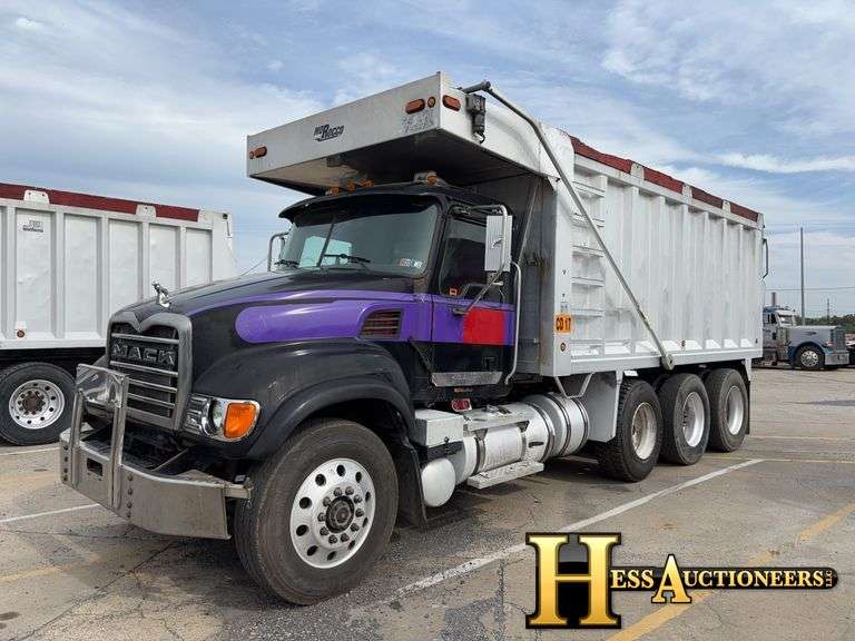 2003 MACK CV713 TRI AXLE DUMP TRUCK
