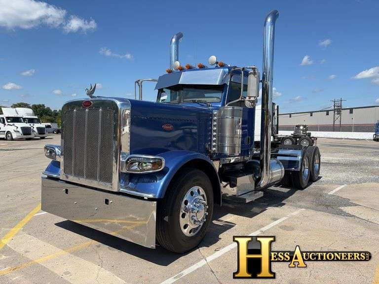 2015  PETERBILT  389  T/A DAYCAB