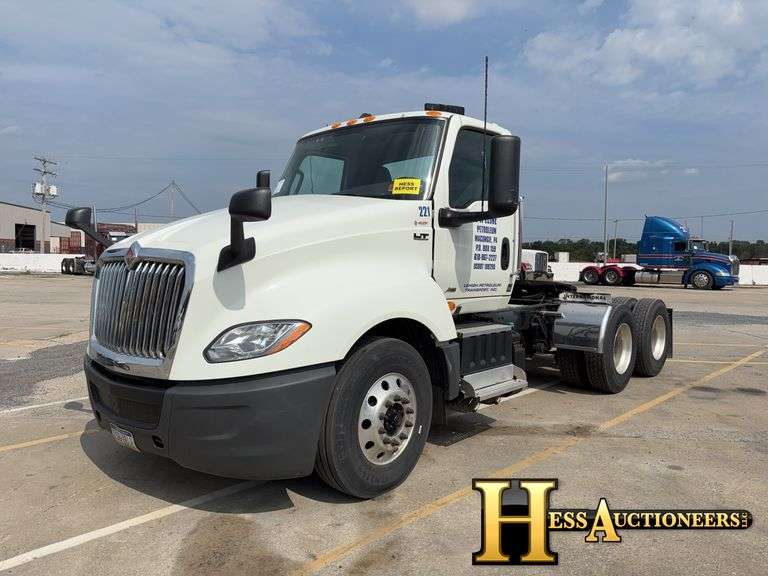 2021  INTERNATIONAL  LT625  T/A DAYCAB