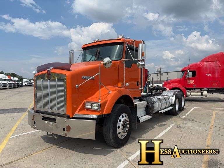 2015  KENWORTH  T800 EXT CAB  T/A DAYCAB