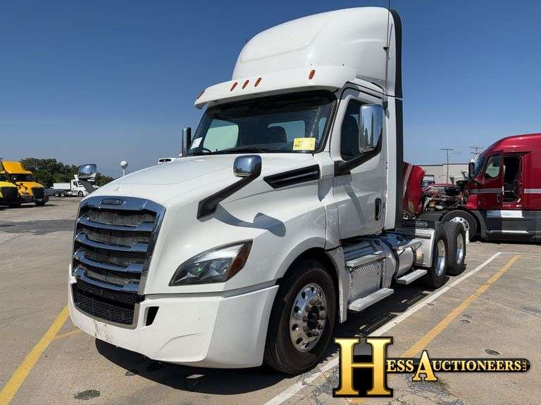 2019   FREIGHTLINER  CASCADIA  T/A DAYCAB