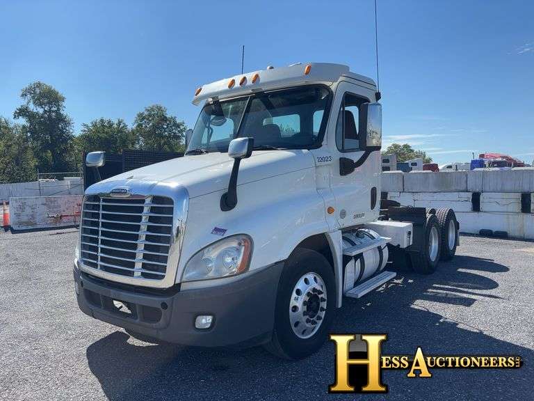 2014 FREIGHTLINER CA125DC T/A DAYCAB