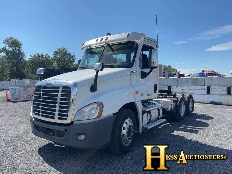 2014 FREIGHTLINER CA125DC T/A DAYCAB