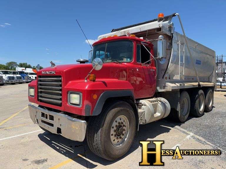 1999 MACK RD688 TRI AXLE DUMP TRUCK - Hess Auctioneers