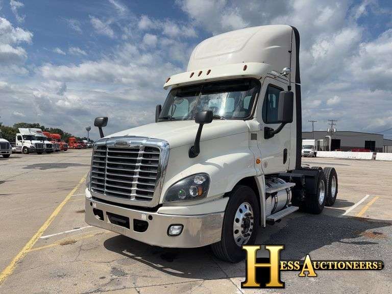 2019 FREIGHTLINER PX12564ST T/A DAYCAB