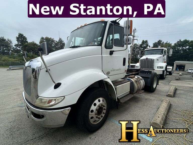 2017 INTERNATIONAL 8600 S/A DAYCAB