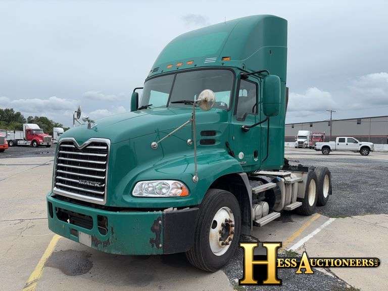 2016 MACK CXU13 T/A DAYCAB