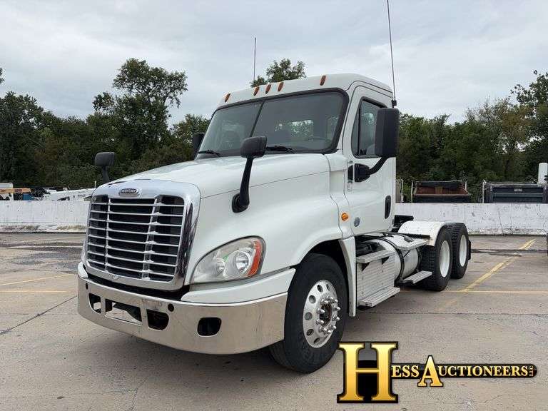 2015 FREIGHTLINER CASCADIA T/A DAYCAB