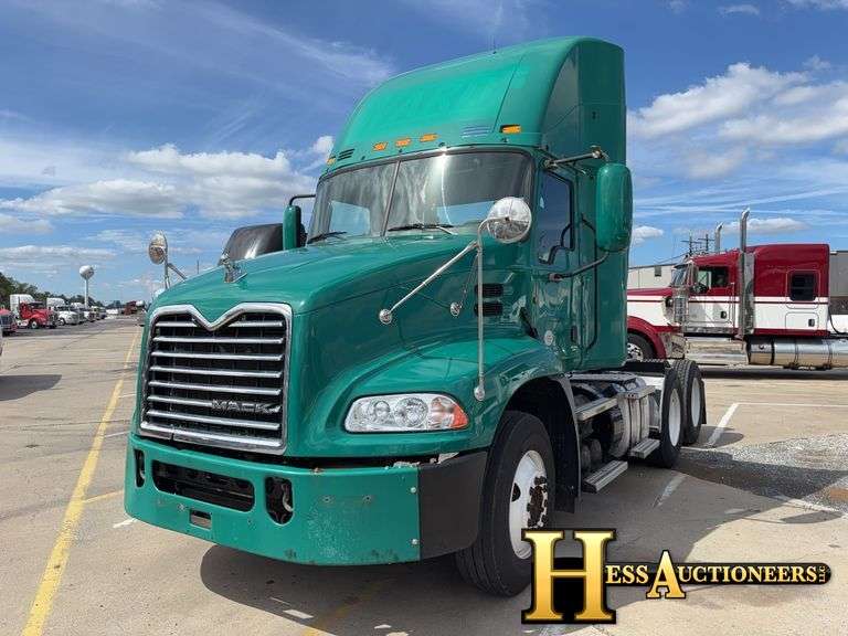 2014 MACK CXU13 T/A DAYCAB