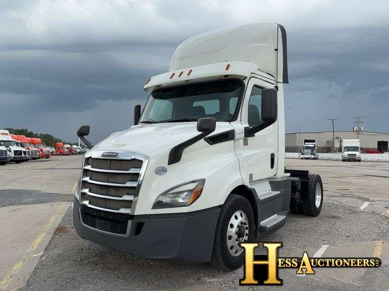 2019 FREIGHTLINER CASCADIA S/A DAYCAB