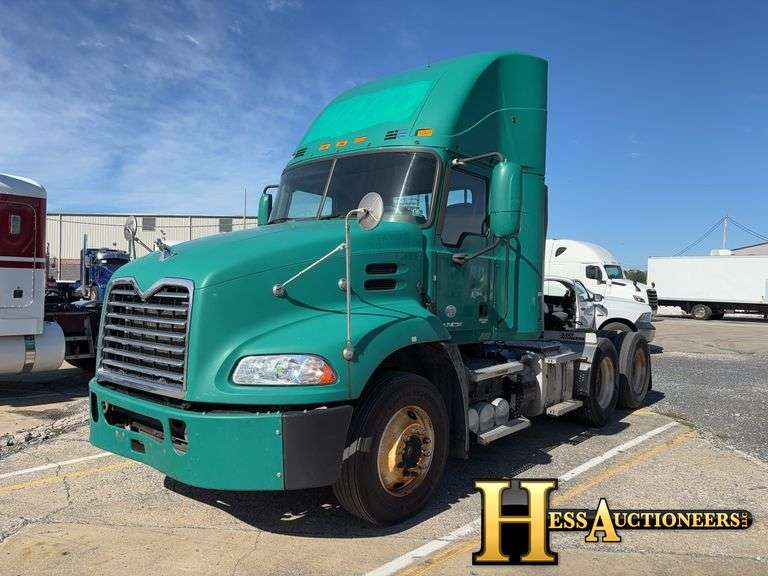 2015 MACK CXU13 T/A DAYCAB