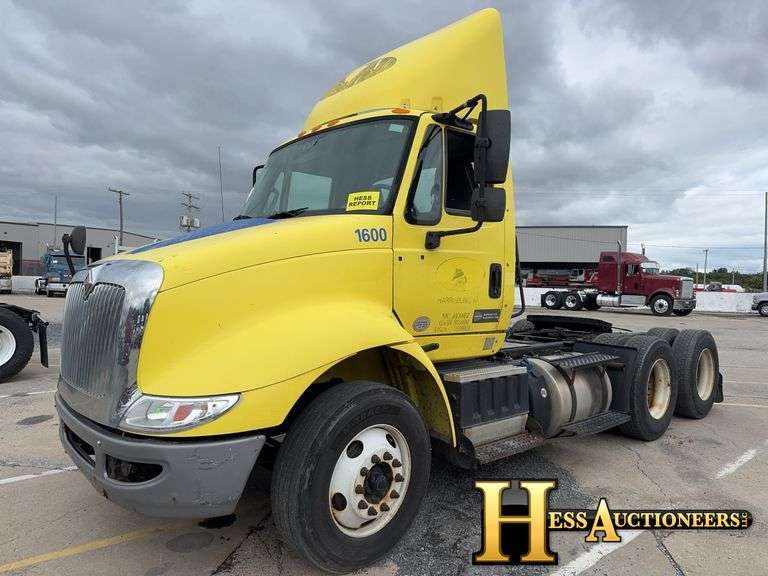 2016 INTERNATIONAL 8600 T/A DAYCAB