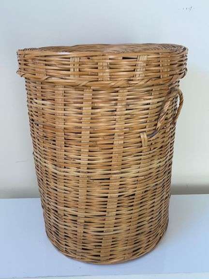 Wicker Basket w/ Lid