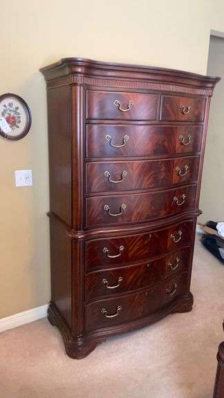 Thomasville Kent Park Mahogany Chest