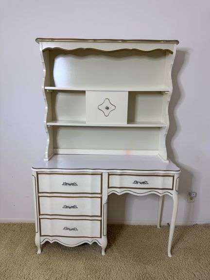 Makeup Table