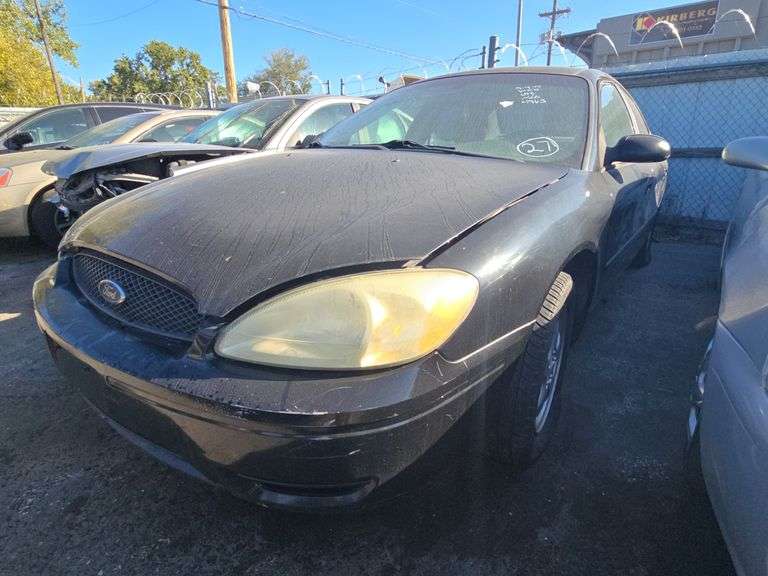 2005  FORD  Taurus  1FAFP53255A164965