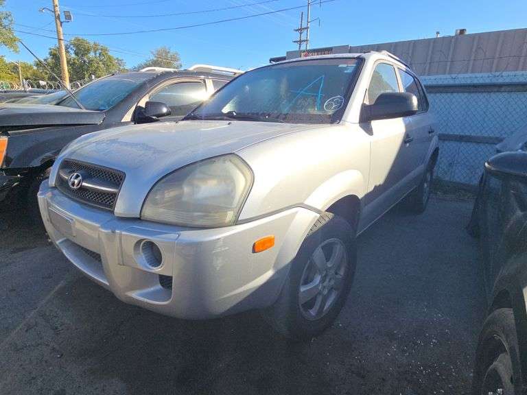 2008  HYUNDAI  Tucson  KM8JM12B08U912480