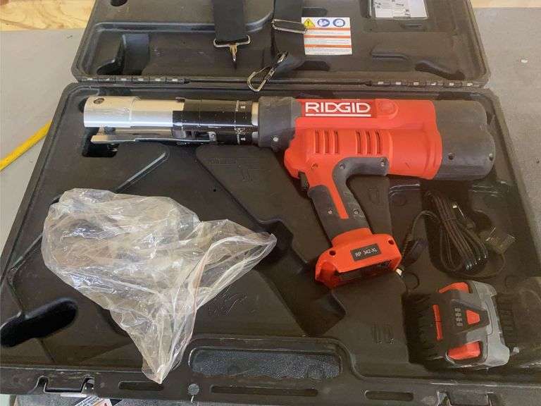 Ridgid RP342-XL Press Tool and (RP380,) 2 chargers, Strap, Case