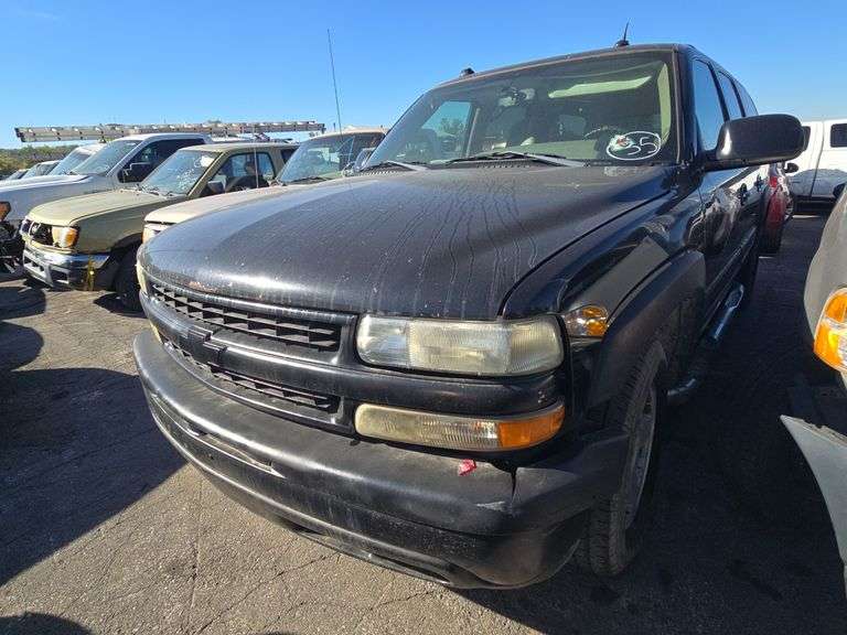 2005  CHEVROLET  Suburban  3GNEC16Z35G181761